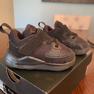 Infant Jordan Cadence sneakers